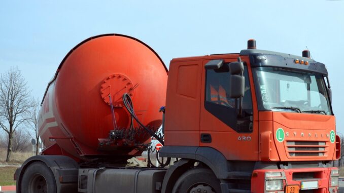 Combustibil. FOTO alyoshine