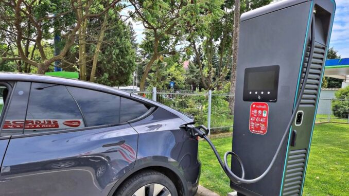 Stație de încărcare pentru mașini electrice. FOTO Voltrelli / Foto cu caracter ilustrativ Stație de încărcare pentru mașini electrice. FOTO Voltrelli / Foto cu caracter ilustrativ