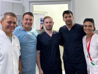 Președintele CJ Constanța, Florin Mitroi și echipa de cardiologie de la Spitalul Județean Constanța. FOTO CJC