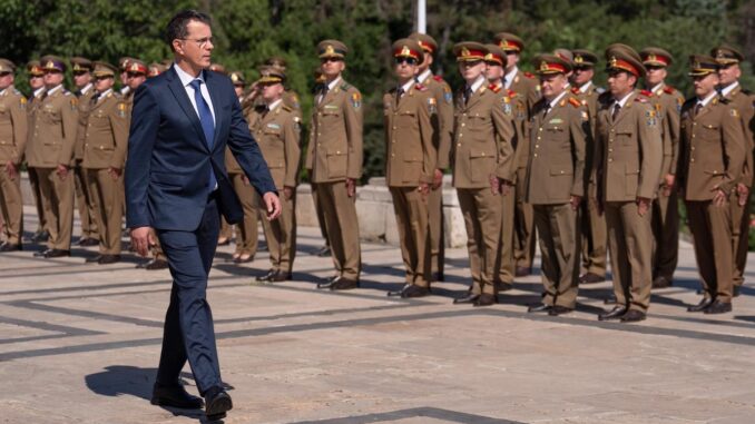 Ministrul Apărării, Liviu-Ionuț Moșteanu. FOTO MApN