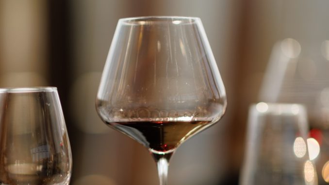 Un pahar cu vin. FOTO Icar Tours