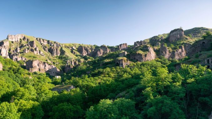 Zonă muntoasă din Armenia. FOTO Black Watch Communications
